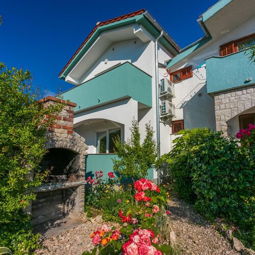 Apartment Nada Mundanije  2