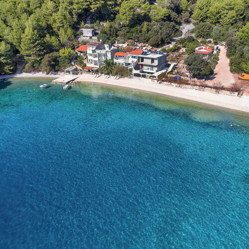 Apartments Robinzon Milivoj Bogomolje  3