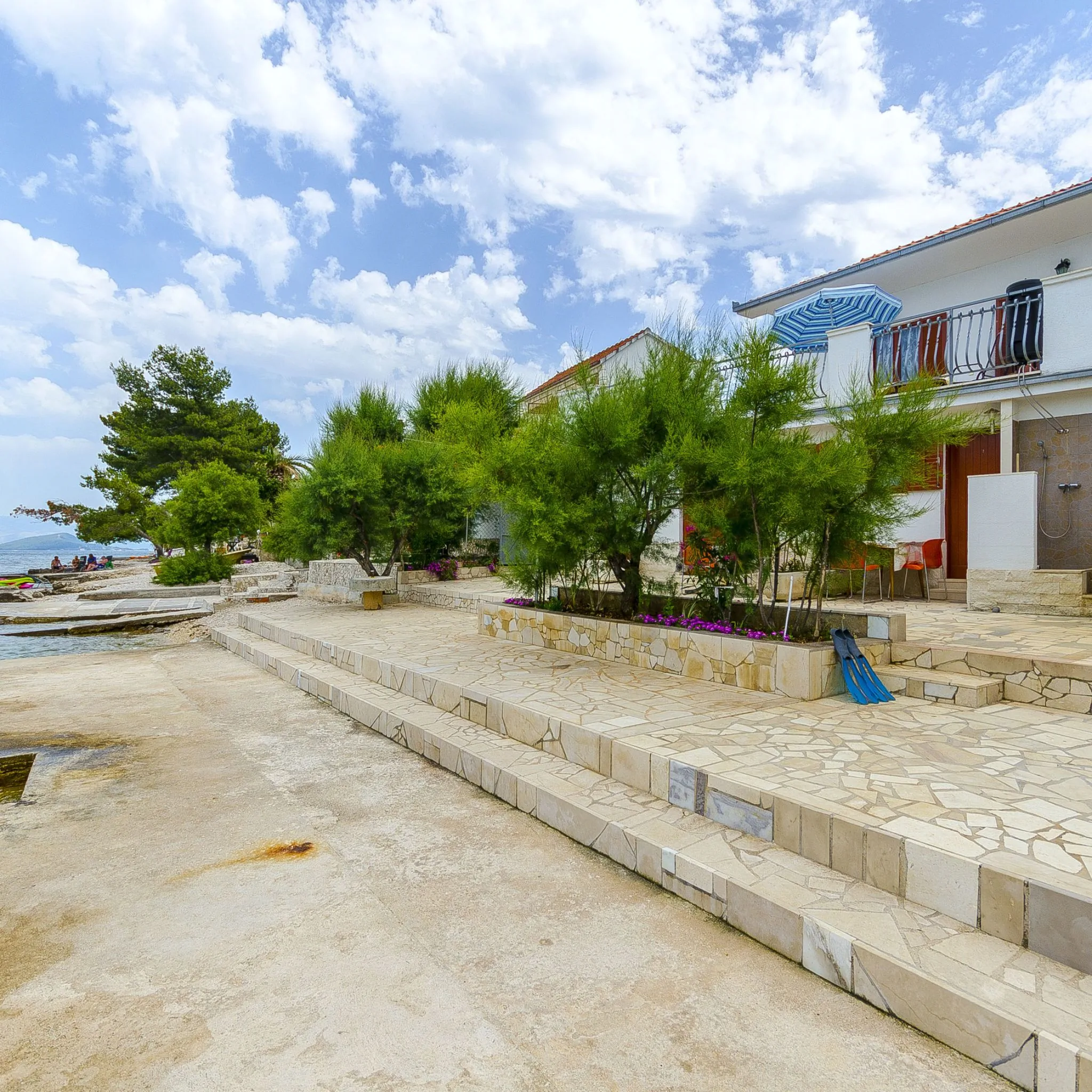 Apartments Marijana Arbanija