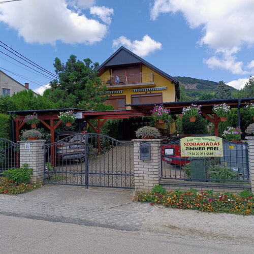 Anna-Ilona Apartman Badacsonytomaj ★★★ 2