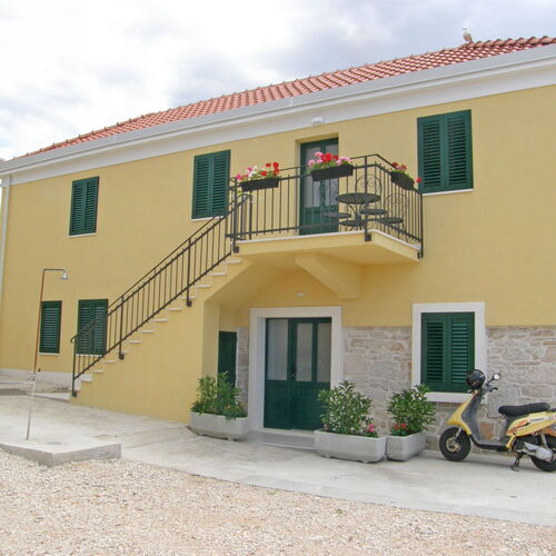Apartments Mare Primosten  2