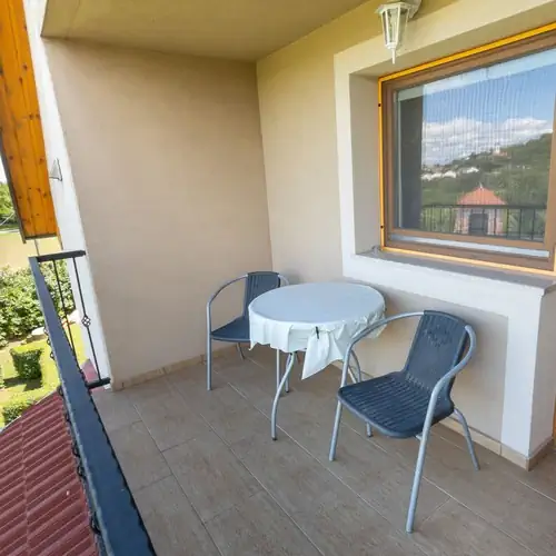 Lájer Apartman Lova 011 kép