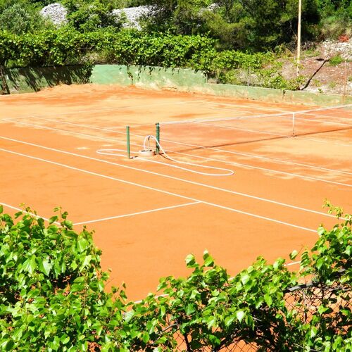 Shared tennis court
