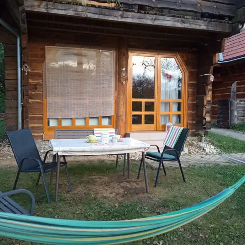 Az apartman k&iacute;v&uuml;lről. 