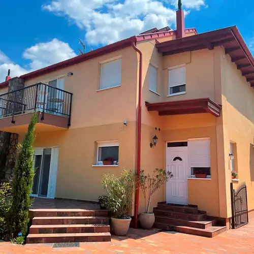Csokonai Jobb Nagy Apartman Zamárdi 001 kép