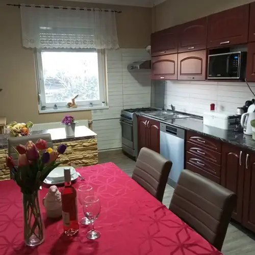 Mónika Apartman Balatonlelle 014 kép