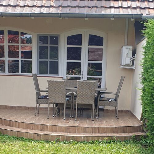 terasz, ház hátsó kert felől