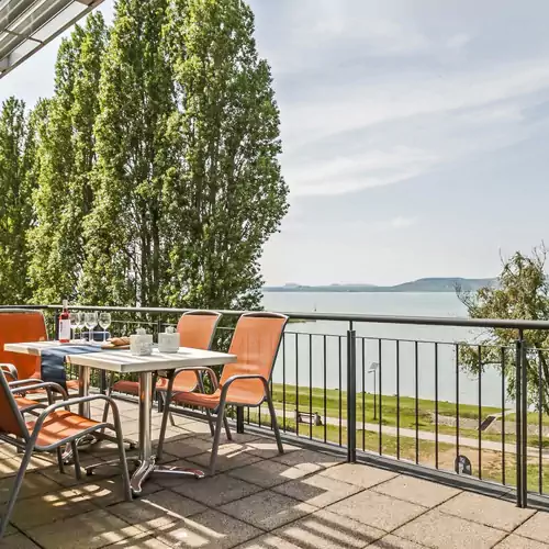 Panoramic Art Apartment with jacuzzi Balatonlelle 002 kép