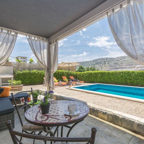 House Lisica Srinjine