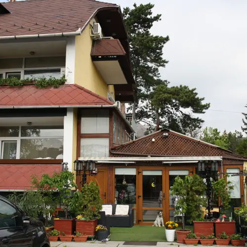 A panzi&oacute;, bej&aacute;rata &eacute;s őrzője