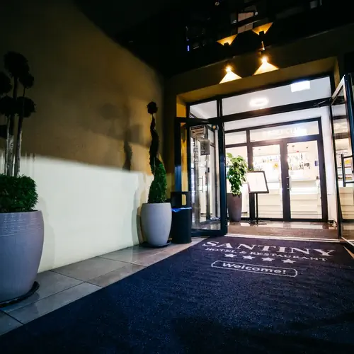 Hotel Santiny entrance