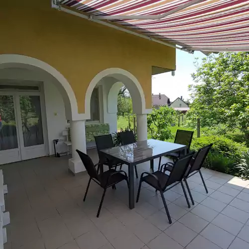 Oszlányi Vendégház Vonyarcvashegy 003 kép