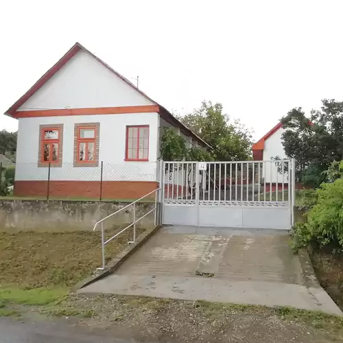 Nagyhaláp Vendégház Cserháthalá 002 kép