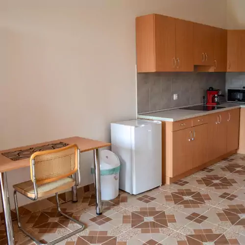 Petróczy István Polgári Védelmi Kiképző Bázis Apartman Kovácsvágá 007 kép