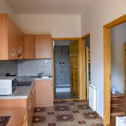 Petróczy István Polgári Védelmi Kiképző Bázis Apartman Kovácsvágá 009 kép