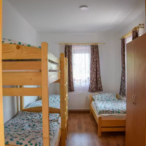 Petróczy István Polgári Védelmi Kiképző Bázis Apartman Kovácsvágá 010 kép