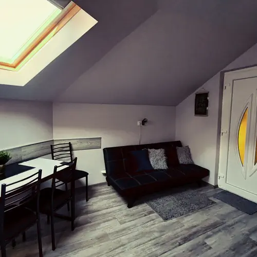 &Eacute;tkező &eacute;s kinyithat&oacute; kanap&eacute;