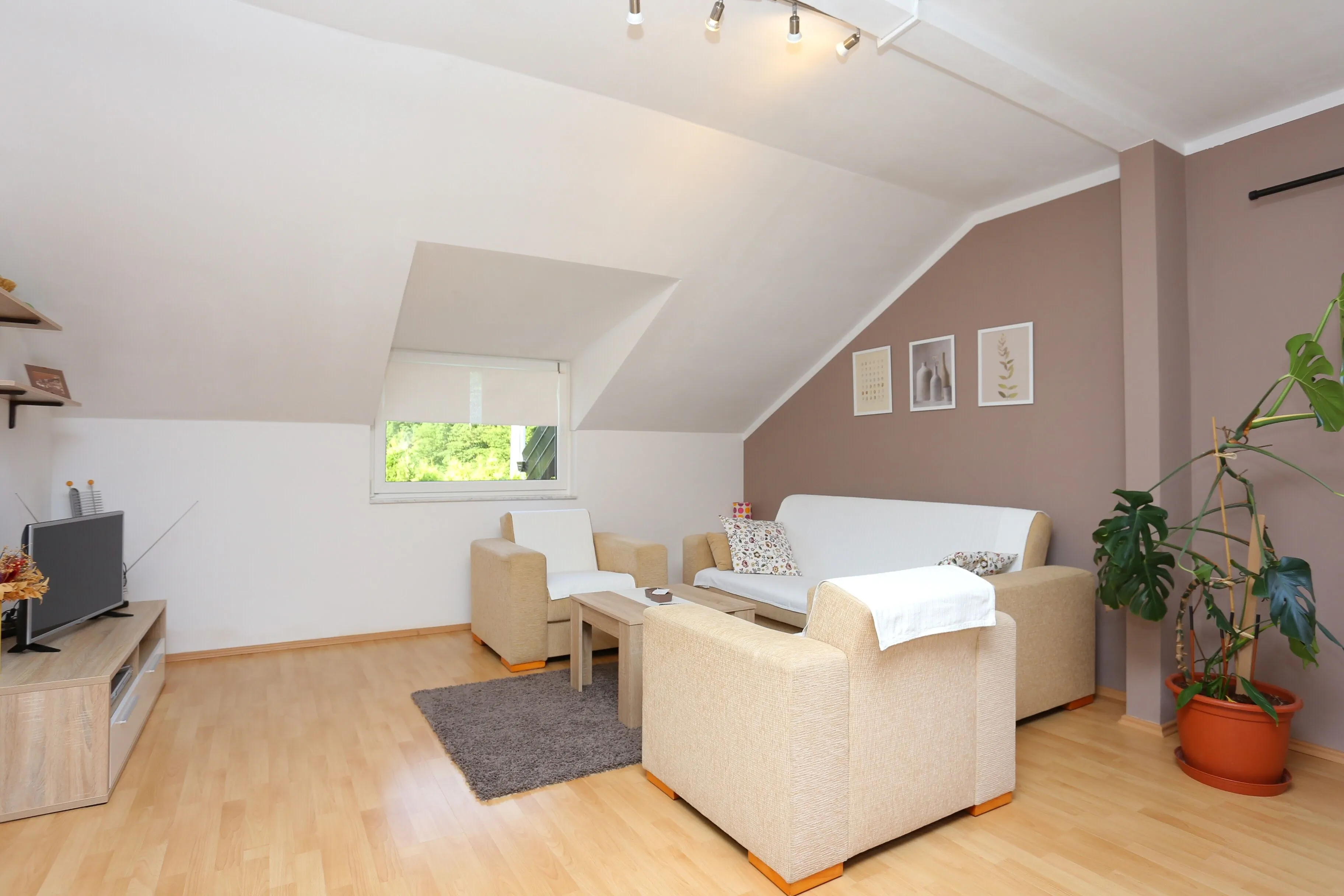 Apartmanok Parkolóhellyel Slunj, Plitvice - 16905 Slunj