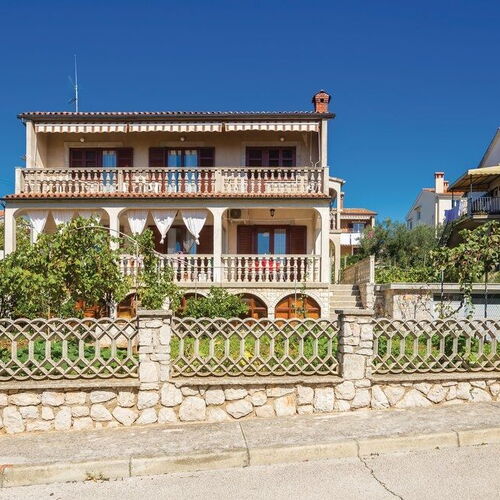 Apartmanok Parkolóhellyel Cres - 16178  2