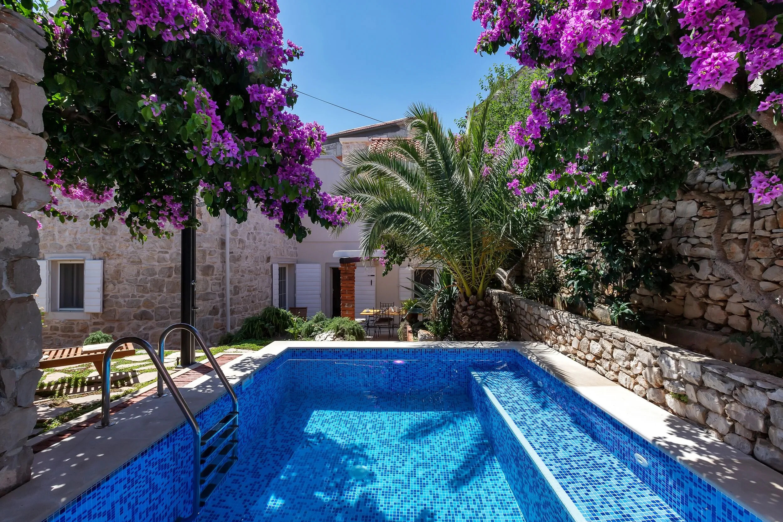Seaside House With A Swimming Pool Sutivan, Brač - 16300 Sutivan