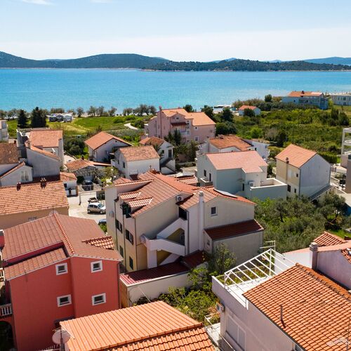 Apartmanok Parkolóhellyel Vodice - 16543