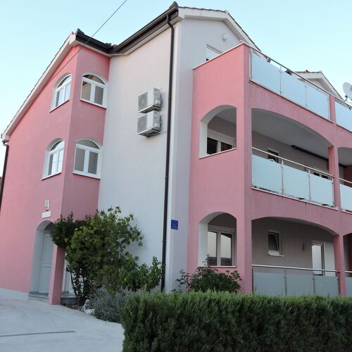 Apartmanok Parkolóhellyel Trogir - 16898  2