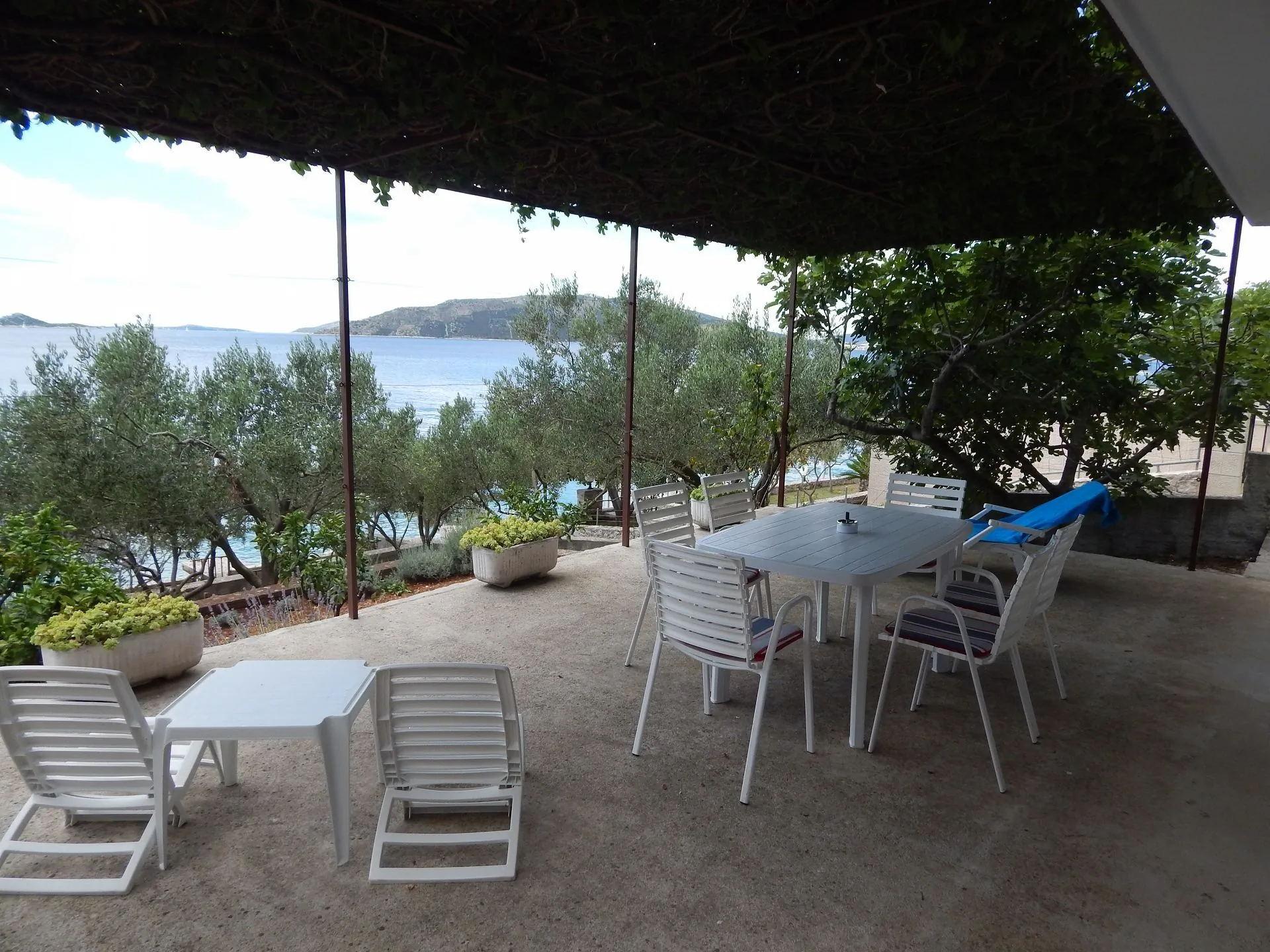 Apartmanok A Tenger Mellett Okrug Donji, Ciovo - 17078 Okrug Donji