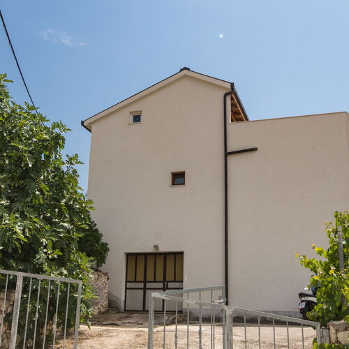 Apartmanok Parkolóhellyel Trogir - 17609  3