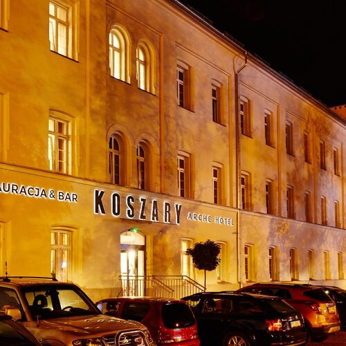 Koszary Arche Hotel G ra Kalwaria RevNGo