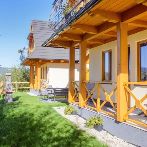 Widok na domki z zewnątrz