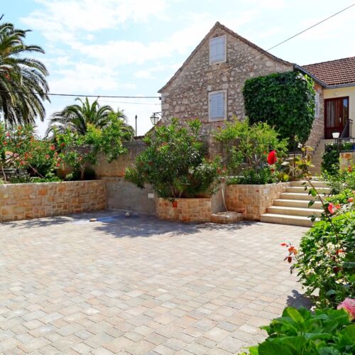 House Lara Vrboska  4