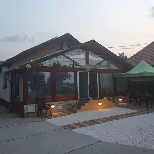 Családias Apartman Gyál 009 kép