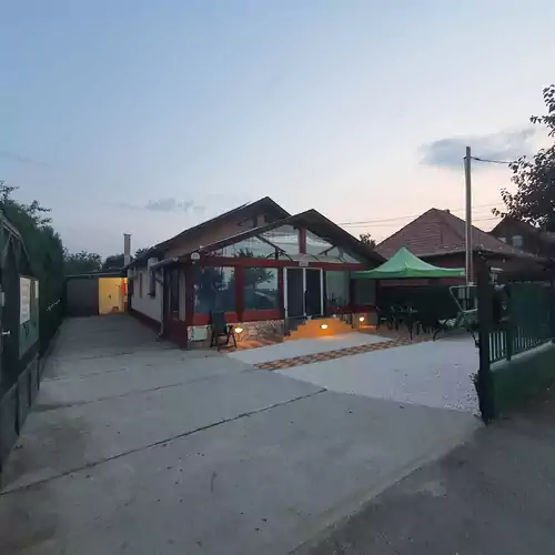 Családias Apartman Gyál 010 kép