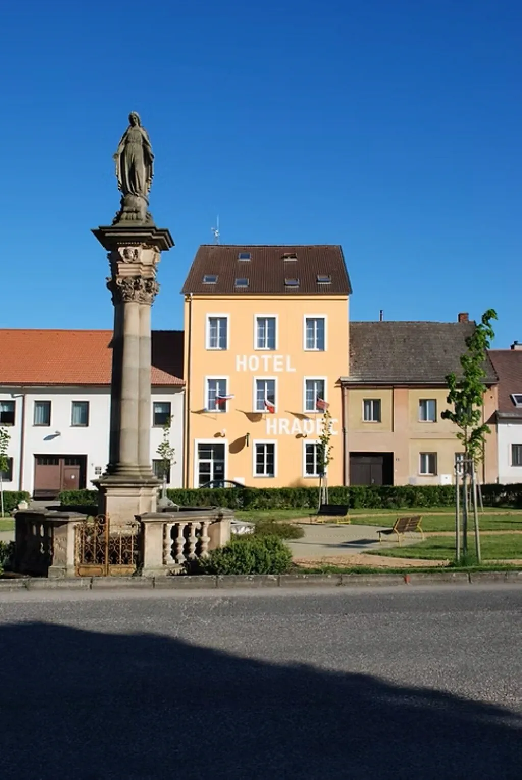 Hotel Hradec Mlázovice