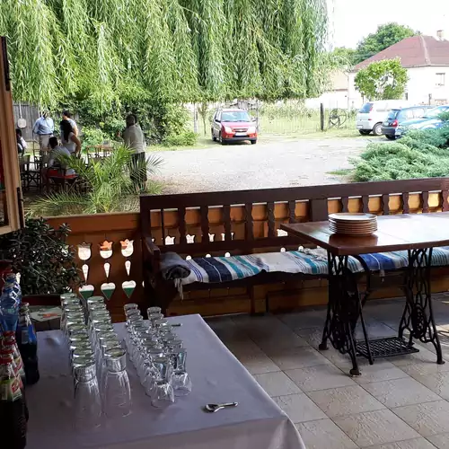 Hangonyi Pizzéria és Vendégház Hangony 045 kép