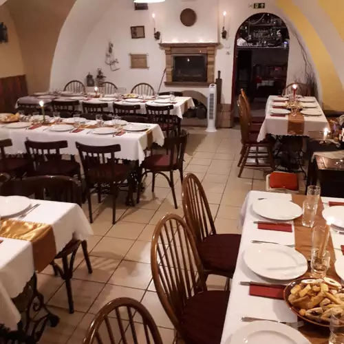 Hangonyi Pizzéria és Vendégház Hangony 059 kép