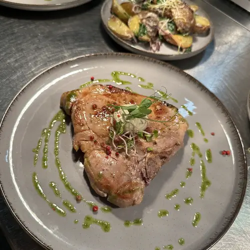 Vepřov&yacute; T-bone steak z na&scaron;eho A la carte 
