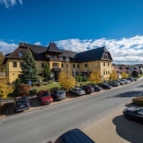 Valašský hotel a Pivní lázně OGAR Pozlovice