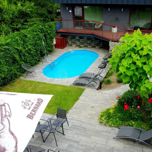 Zahrada s baz&eacute;nem - Apart Hotel JAblonec