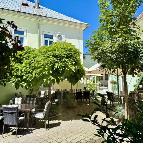 ***Hotel & Restaurant &Scaron;umava