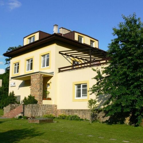 Penzion Továrníkova vila Skuhrov nad Bělou
