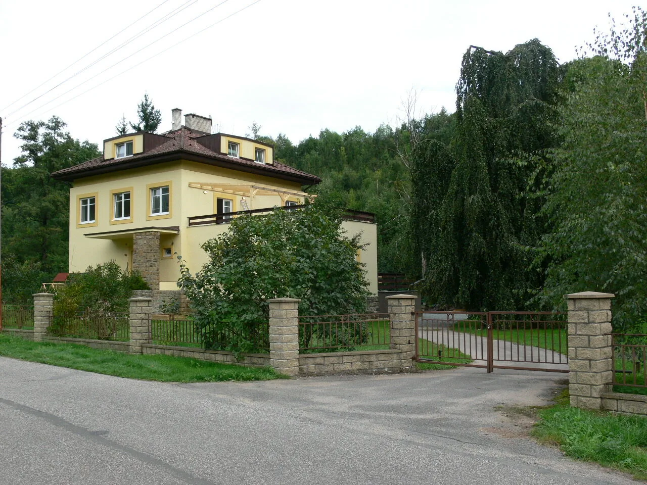 Penzion Továrníkova vila Skuhrov nad Bělou