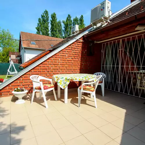 103 - Ikerfél Nyaraló Balatonszárszó 002 kép