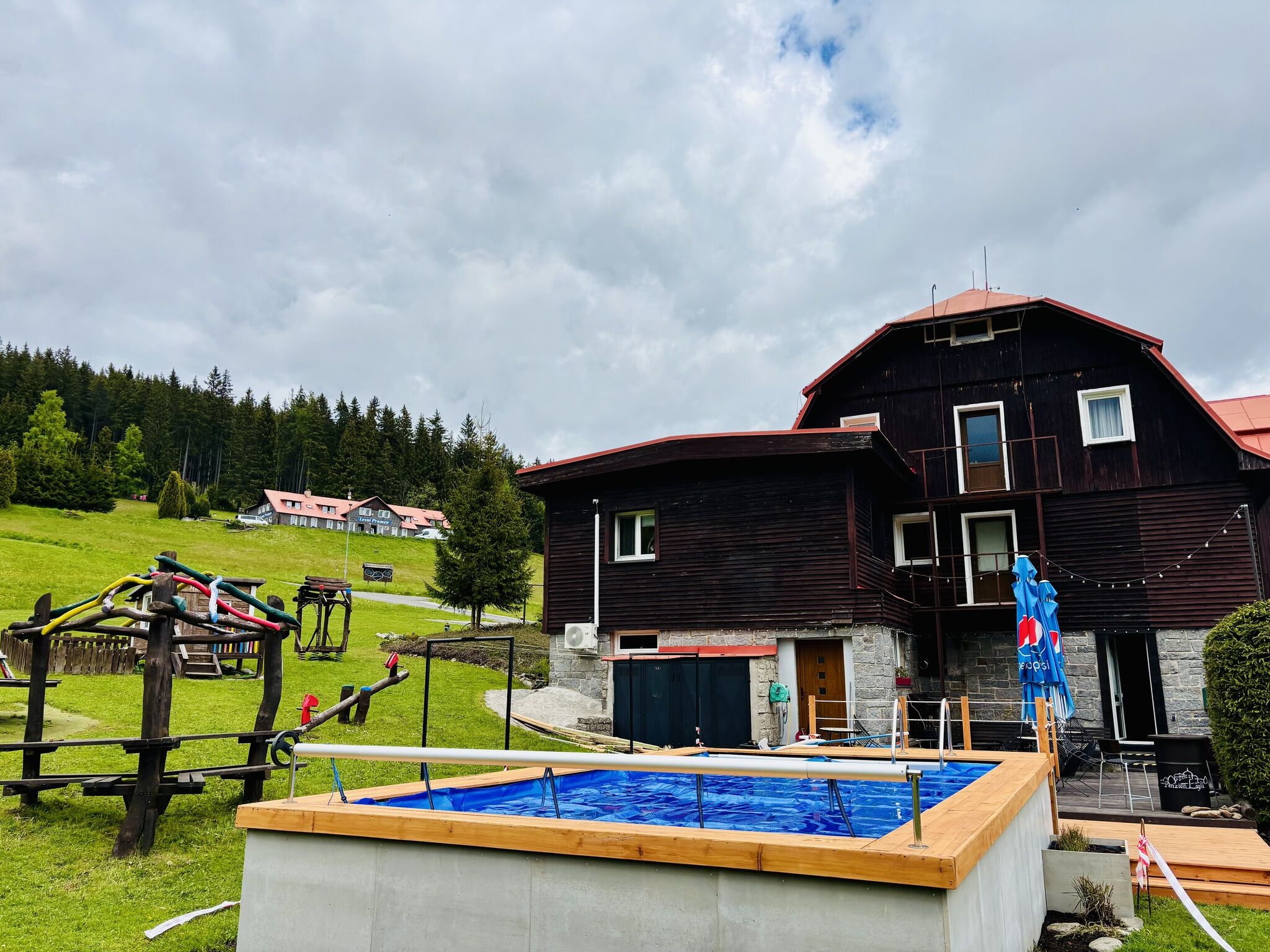 terasa s baz&eacute;nem