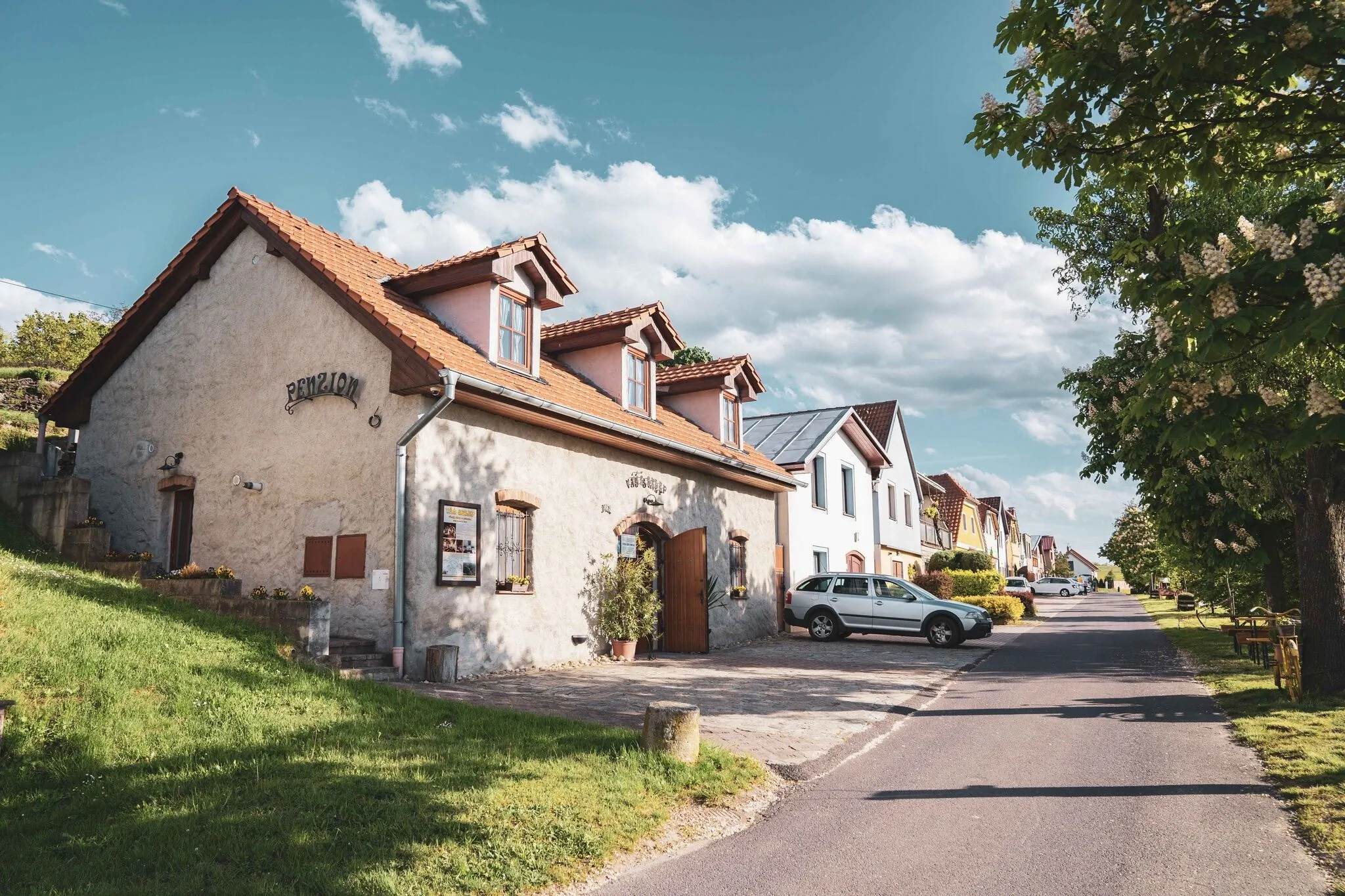 VÁŠ SKLEP - vinný sklep a penzion Nový Šaldorf-Sedlešovice