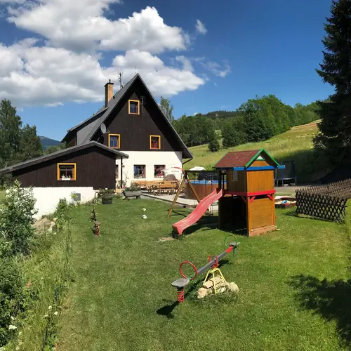Dětsk&eacute; hři&scaron;tě