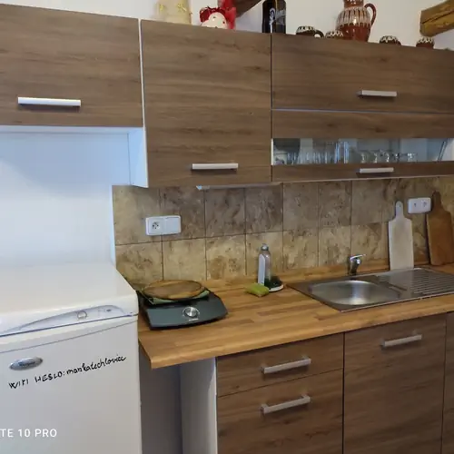 Plně vybaven&aacute; kuchyňka 