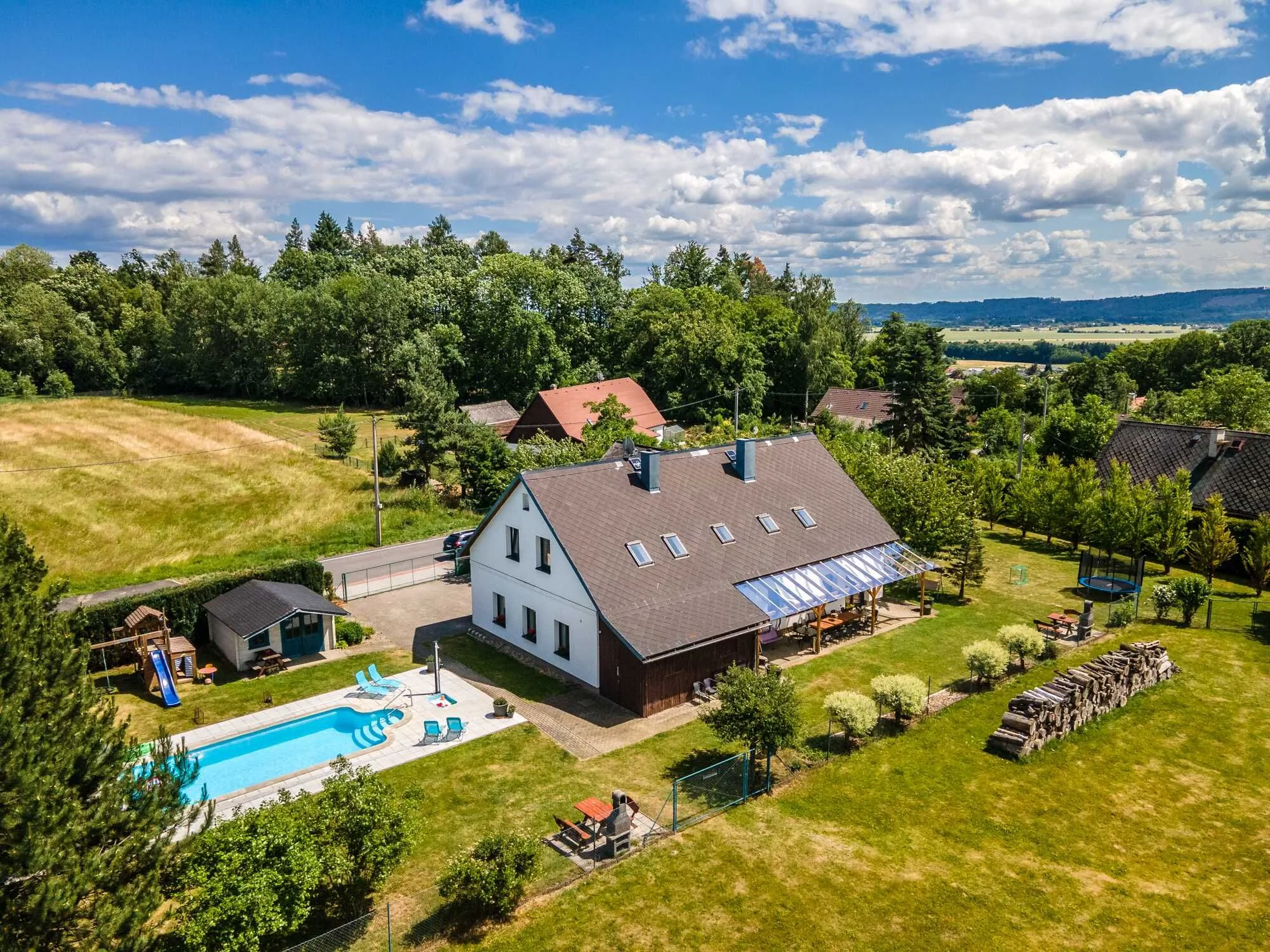 Vila Les Království Nemojov