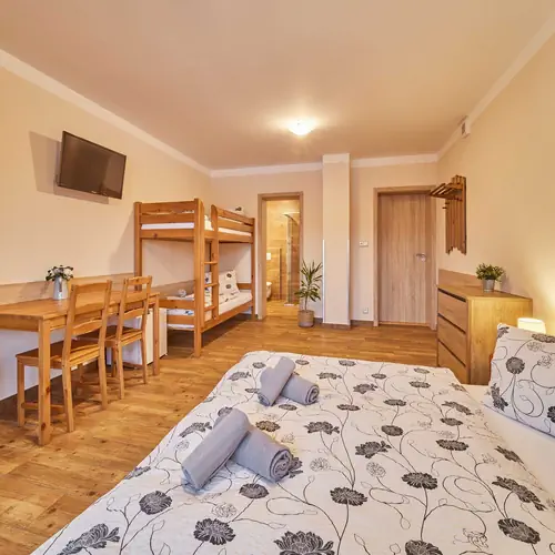 4-lůžkov&yacute; pokoj