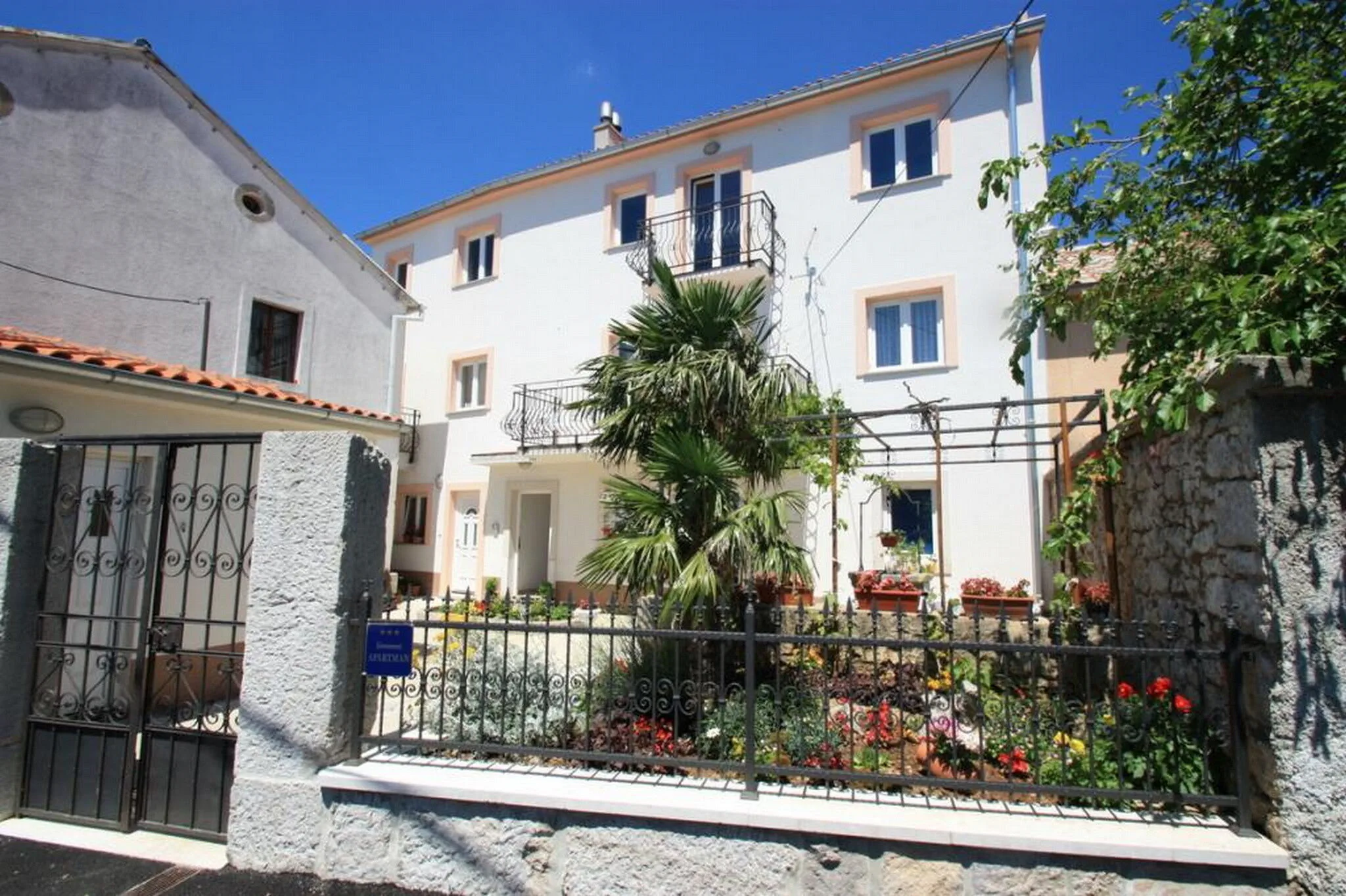 Brnic Apartmani Jadranovo